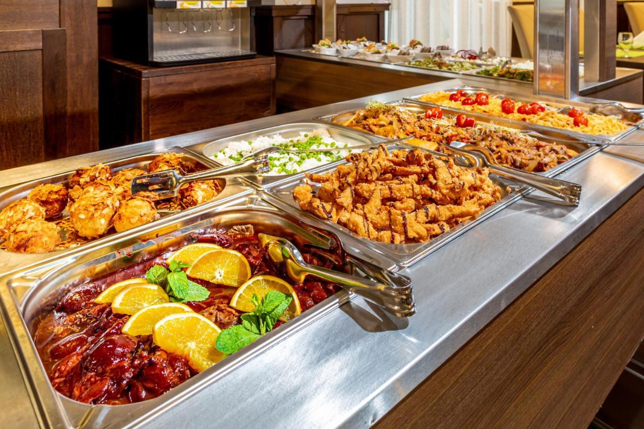 Park Hotel Buek-Buekfuerdo Екстер'єр фото