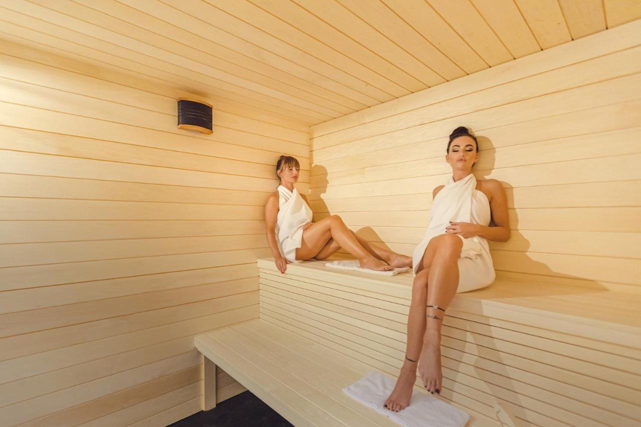 Park Hotel Buek-Buekfuerdo Екстер'єр фото