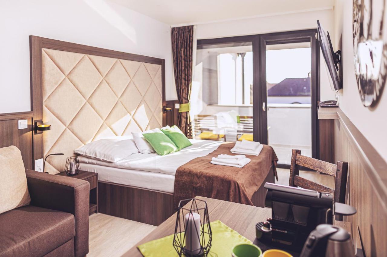 Park Hotel Buek-Buekfuerdo Екстер'єр фото