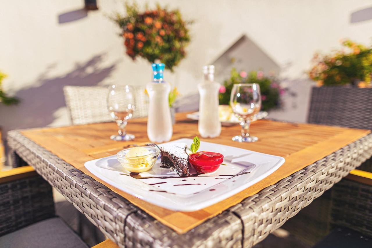 Park Hotel Buek-Buekfuerdo Екстер'єр фото